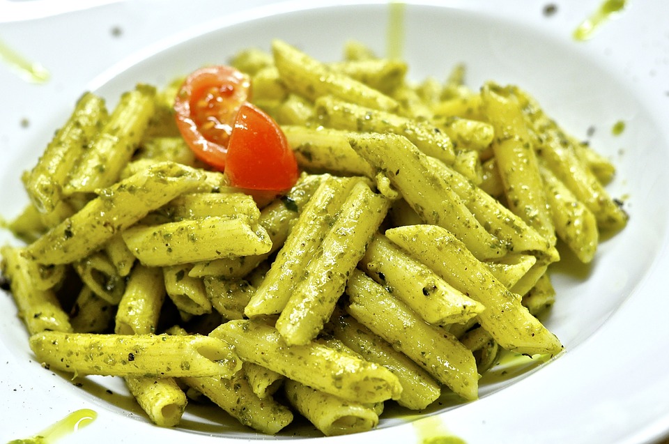 макароны с соусом